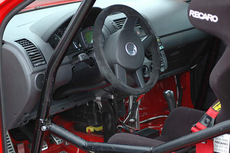 Arbejdspladsen i en Volkswagen Polo Cup racer.
(Foto: Motorsporten.dk)